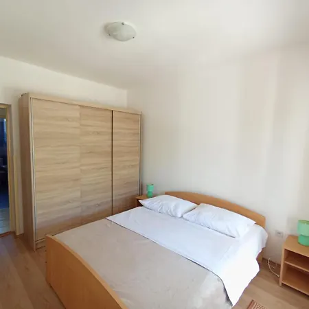 Sunsetgardenbeach Apartment Grebastica