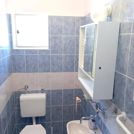 Sunsetgardenbeach Apartment Grebastica